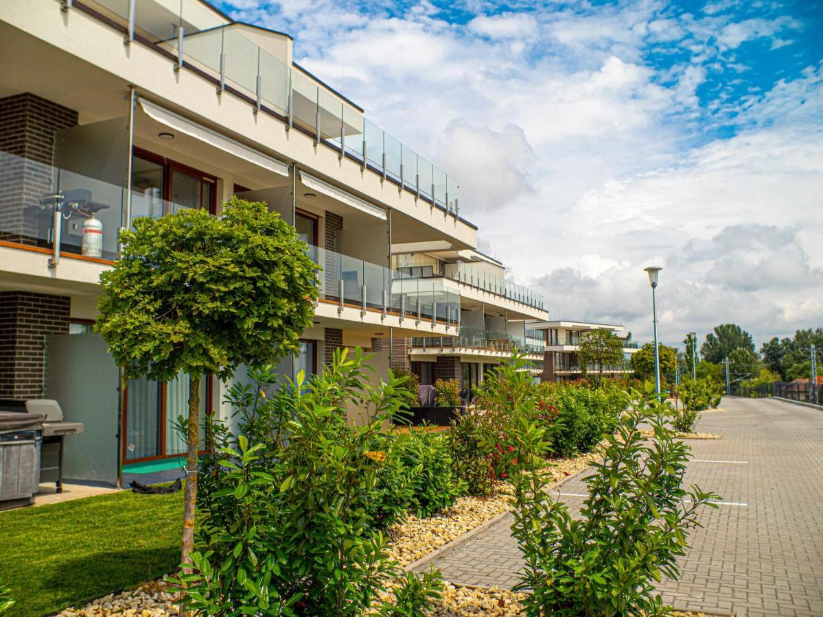Panorama Superior Apartments - Pool, Garden, Parking Balatonalmádi Exteriör bild