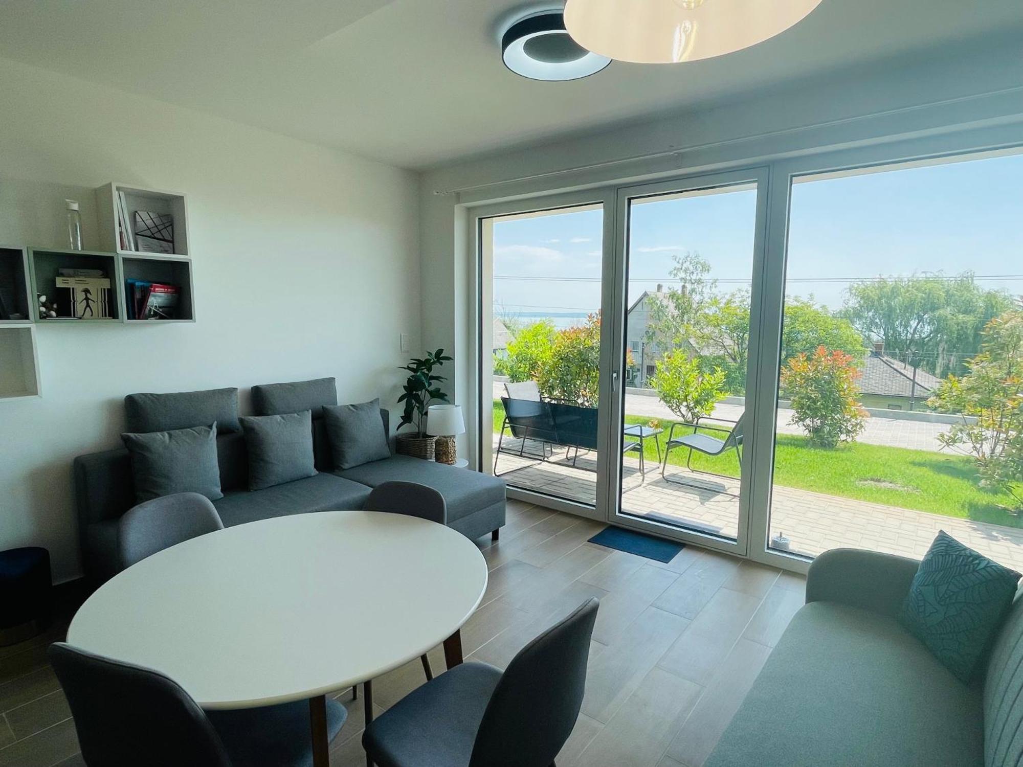 Panorama Superior Apartments - Pool, Garden, Parking Balatonalmádi Exteriör bild