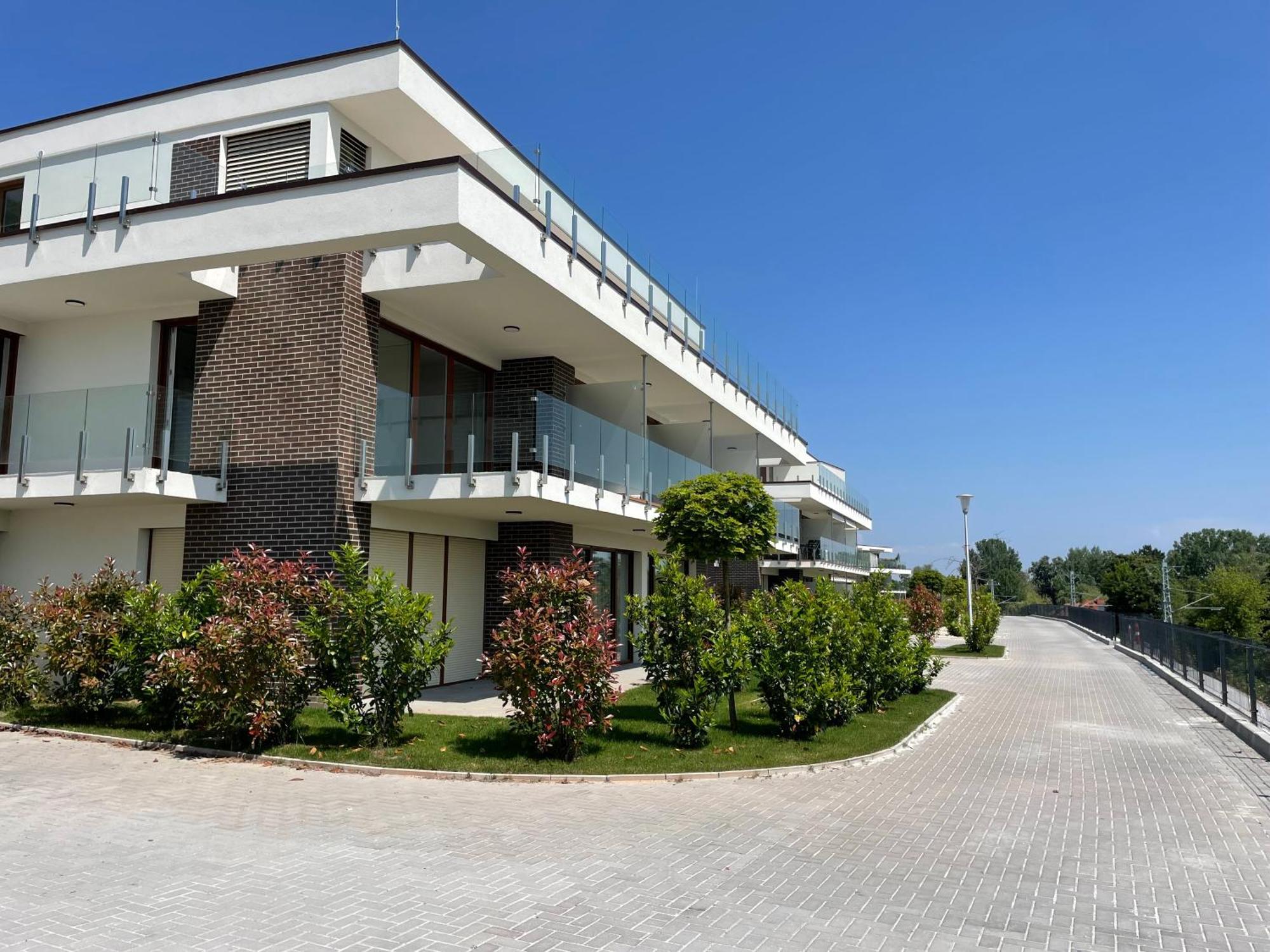 Panorama Superior Apartments - Pool, Garden, Parking Balatonalmádi Exteriör bild