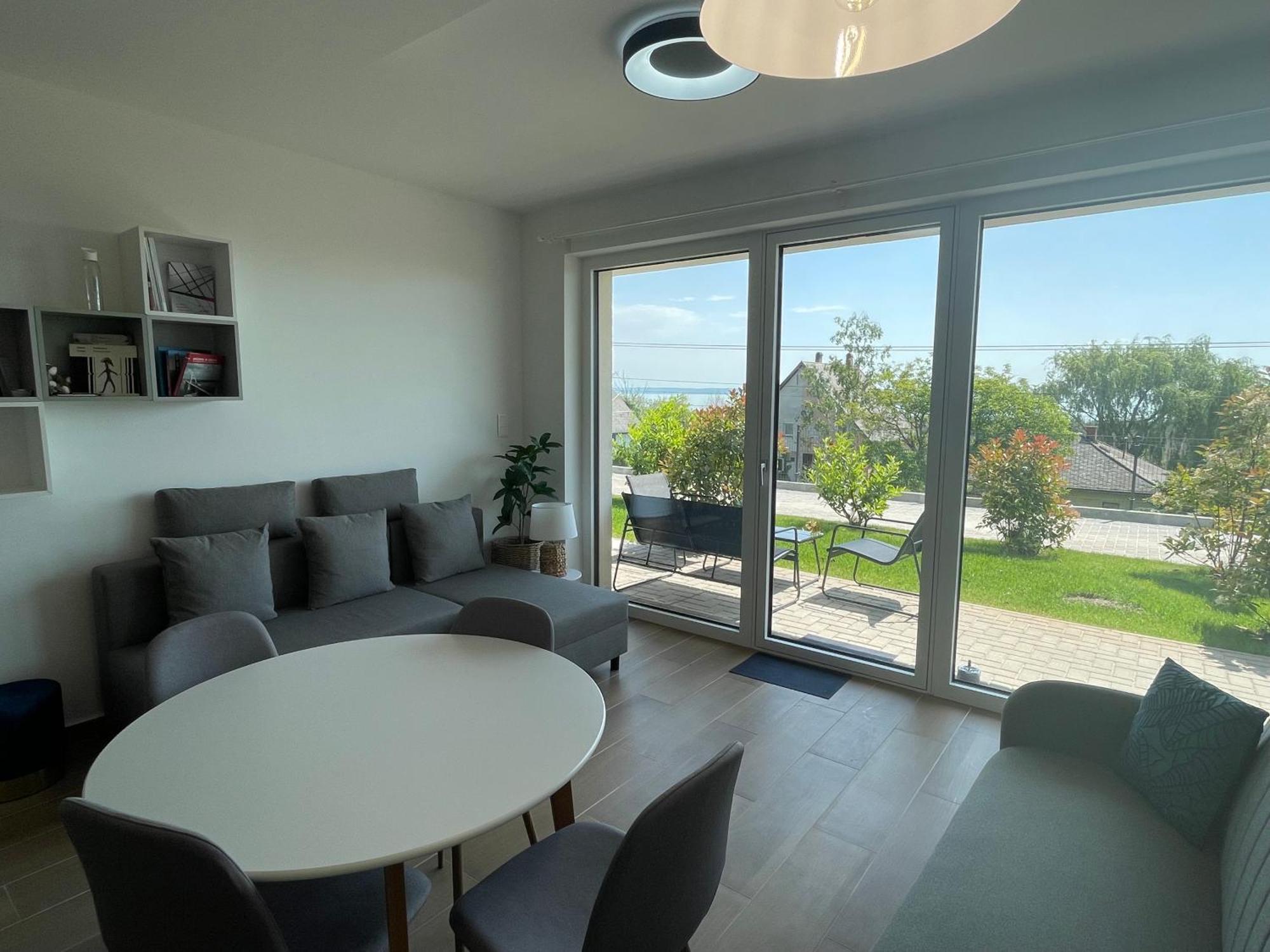Panorama Superior Apartments - Pool, Garden, Parking Balatonalmádi Exteriör bild