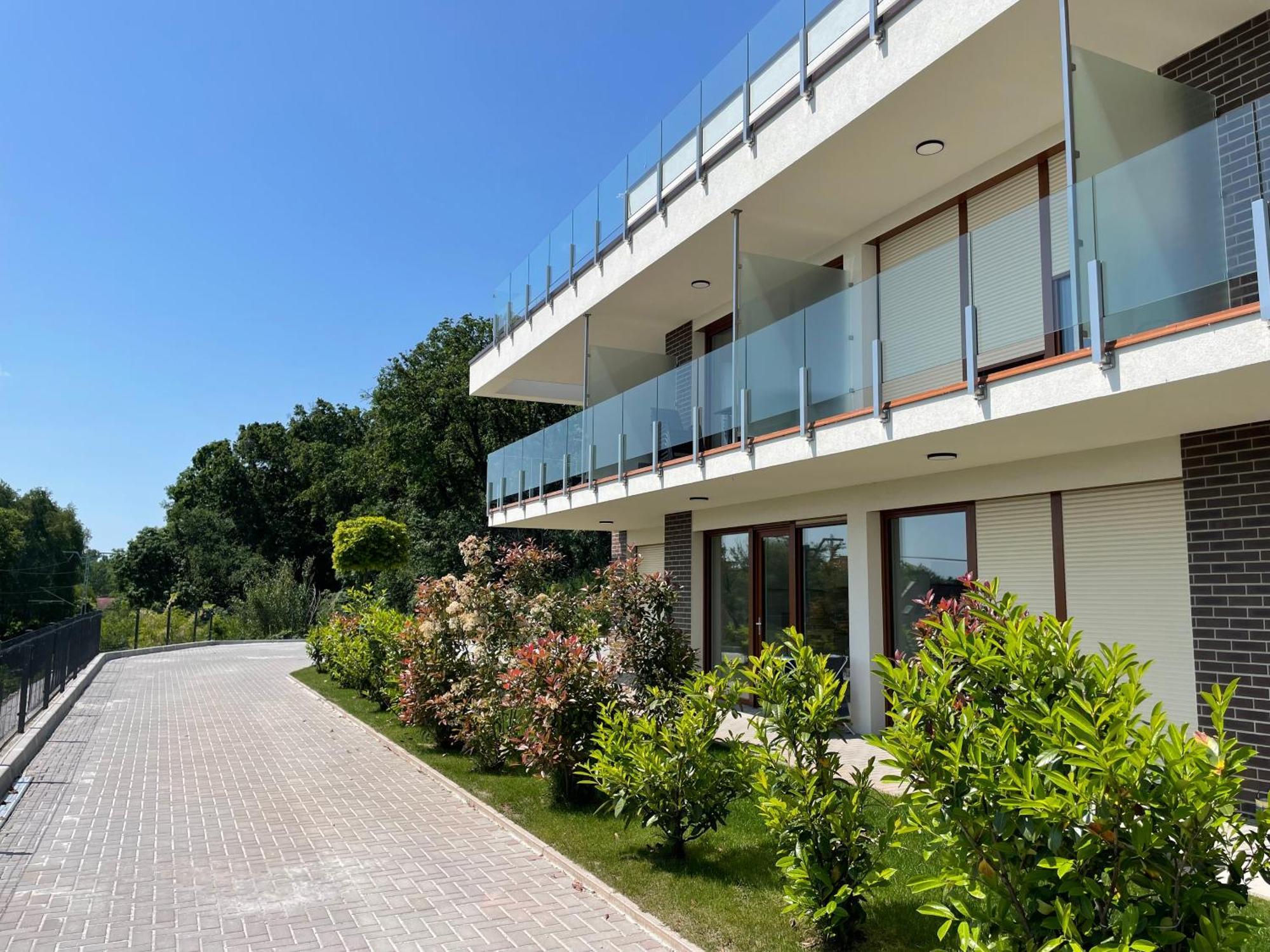 Panorama Superior Apartments - Pool, Garden, Parking Balatonalmádi Exteriör bild