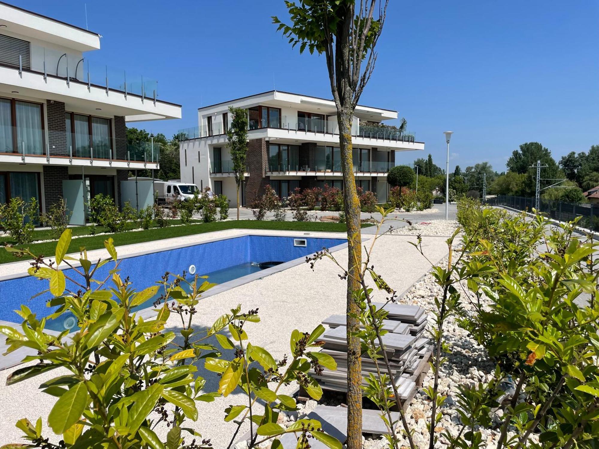 Panorama Superior Apartments - Pool, Garden, Parking Balatonalmádi Exteriör bild